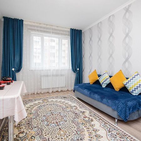 Apartment Zodiak Almaty Esterno foto