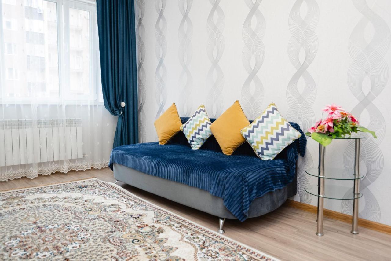 Apartment Zodiak Almaty Esterno foto